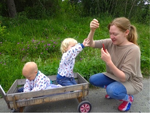 Eating Berries Sweden- Kid World Citizen Eating Berries Sweden- Kid World Citizen